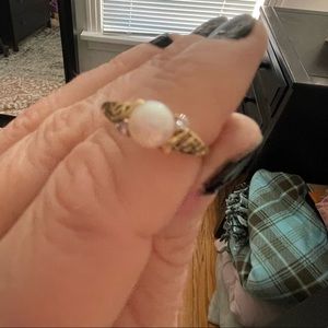 Pearl with diamonds ring